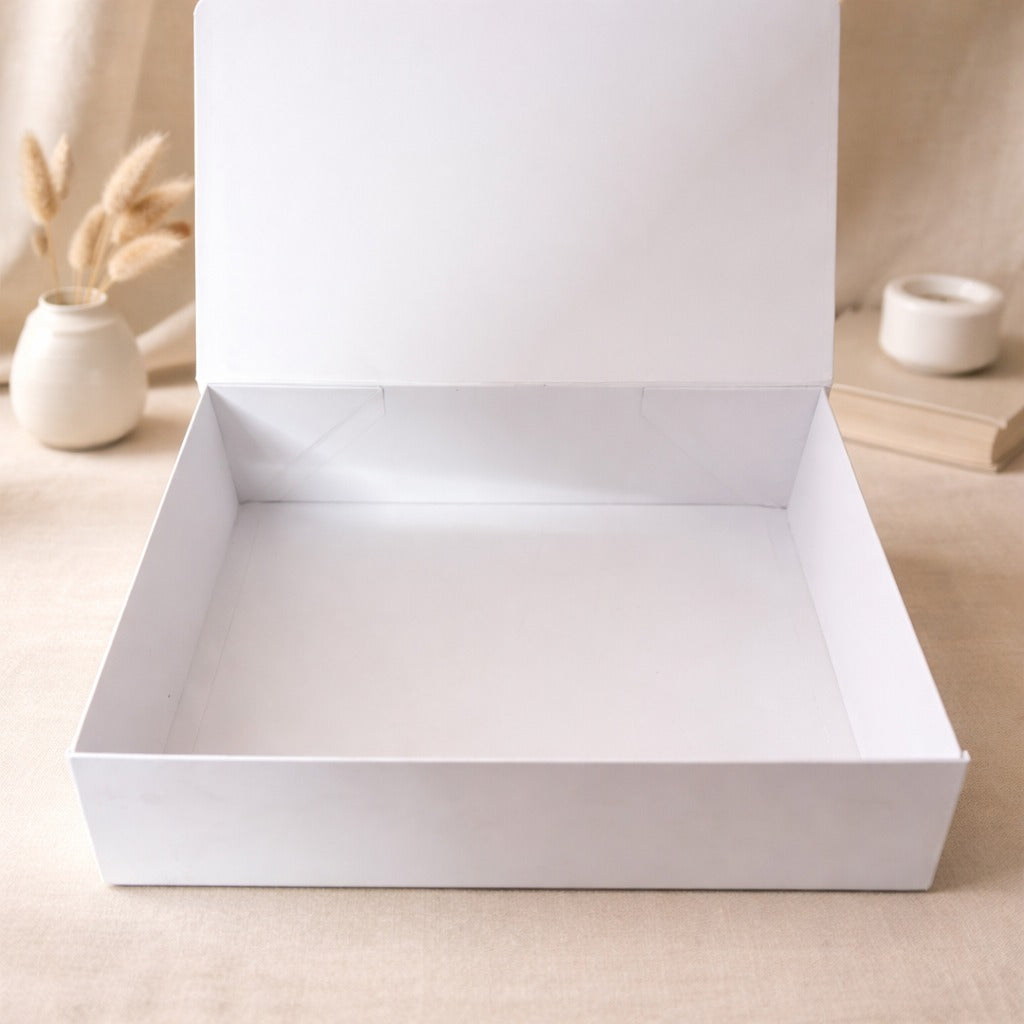 Classic White Magnetic Closure Gift Box