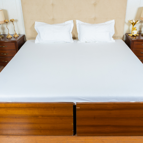 THE LUXELIFE SOLID WHITE COTTON BEDSHEET