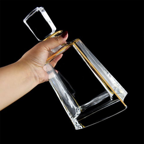 Set of 6 Sleek Whisky Glasses Gold Line With Decanter