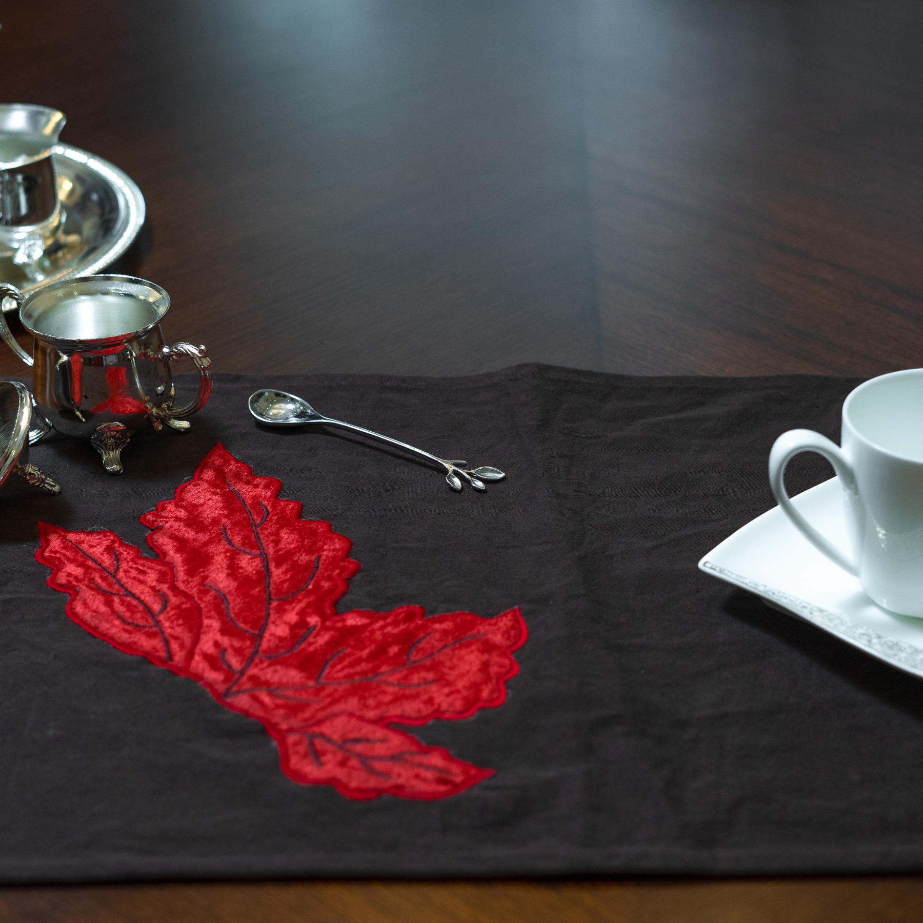 The Luxelife Maple Placemats