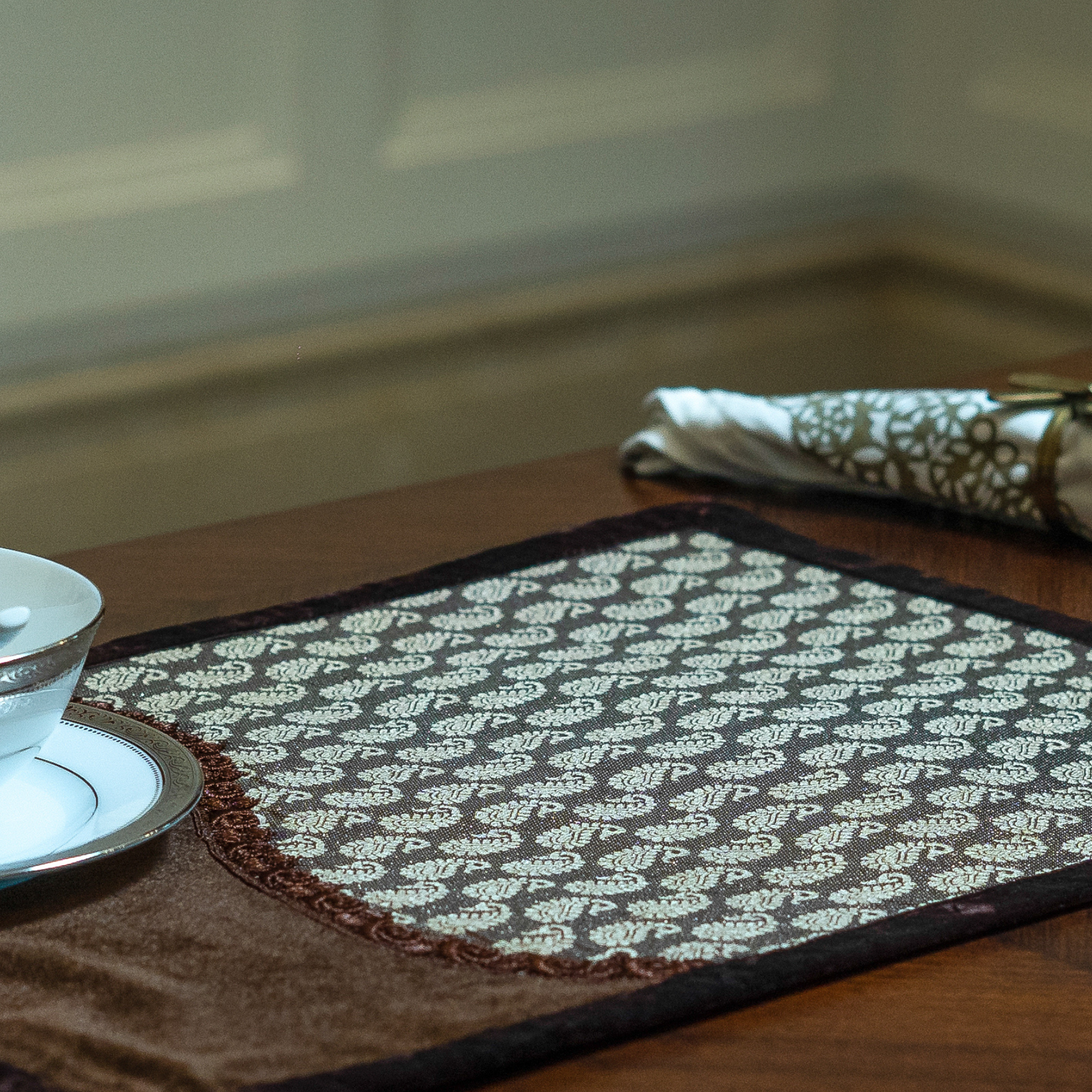 The Luxelife Noir Placemats