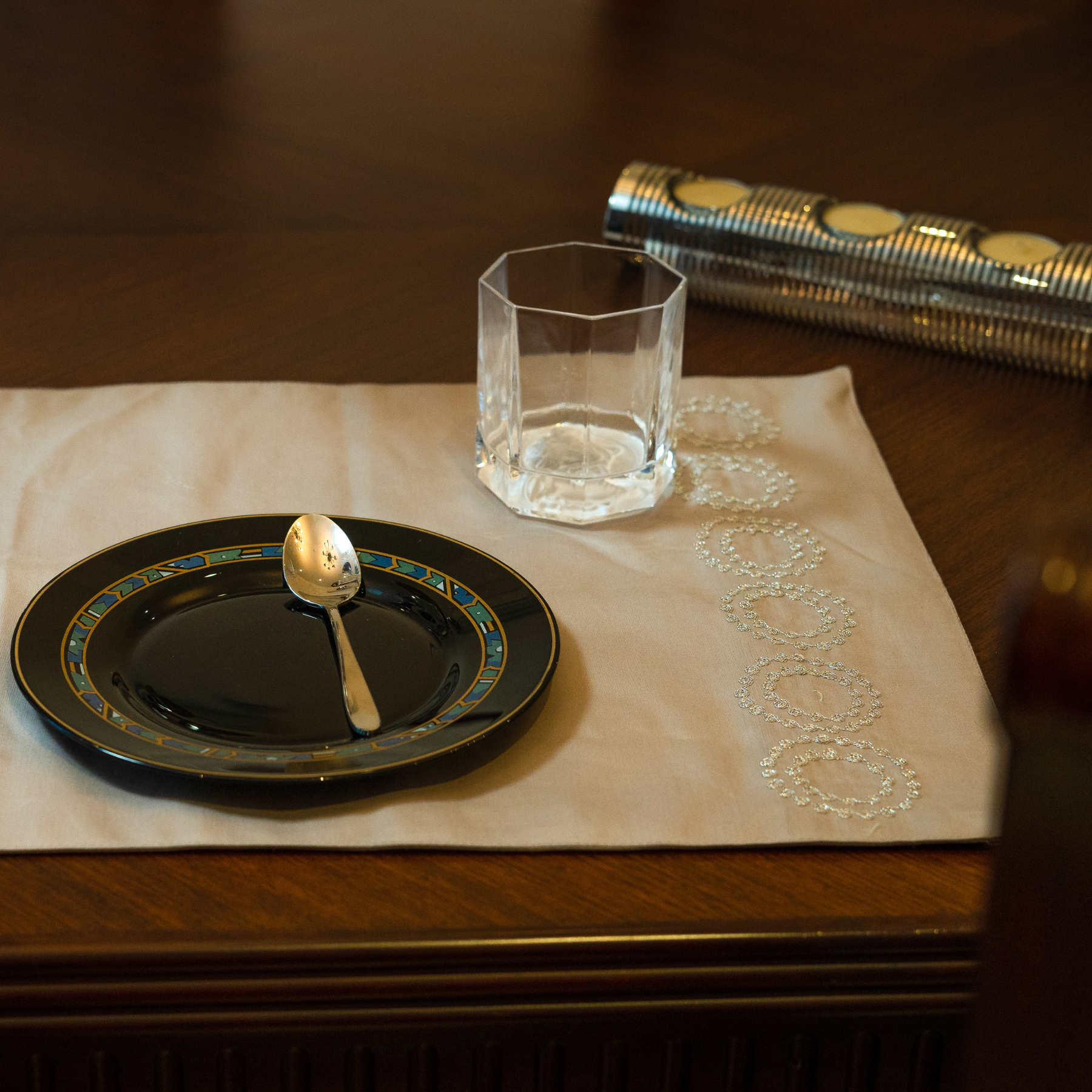 The Luxelife Signature Placemats