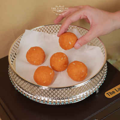 The LuxeLife Radiant Round Blue Tray