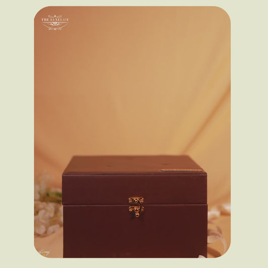 Golden Indulgence – Premium Laddoo Box